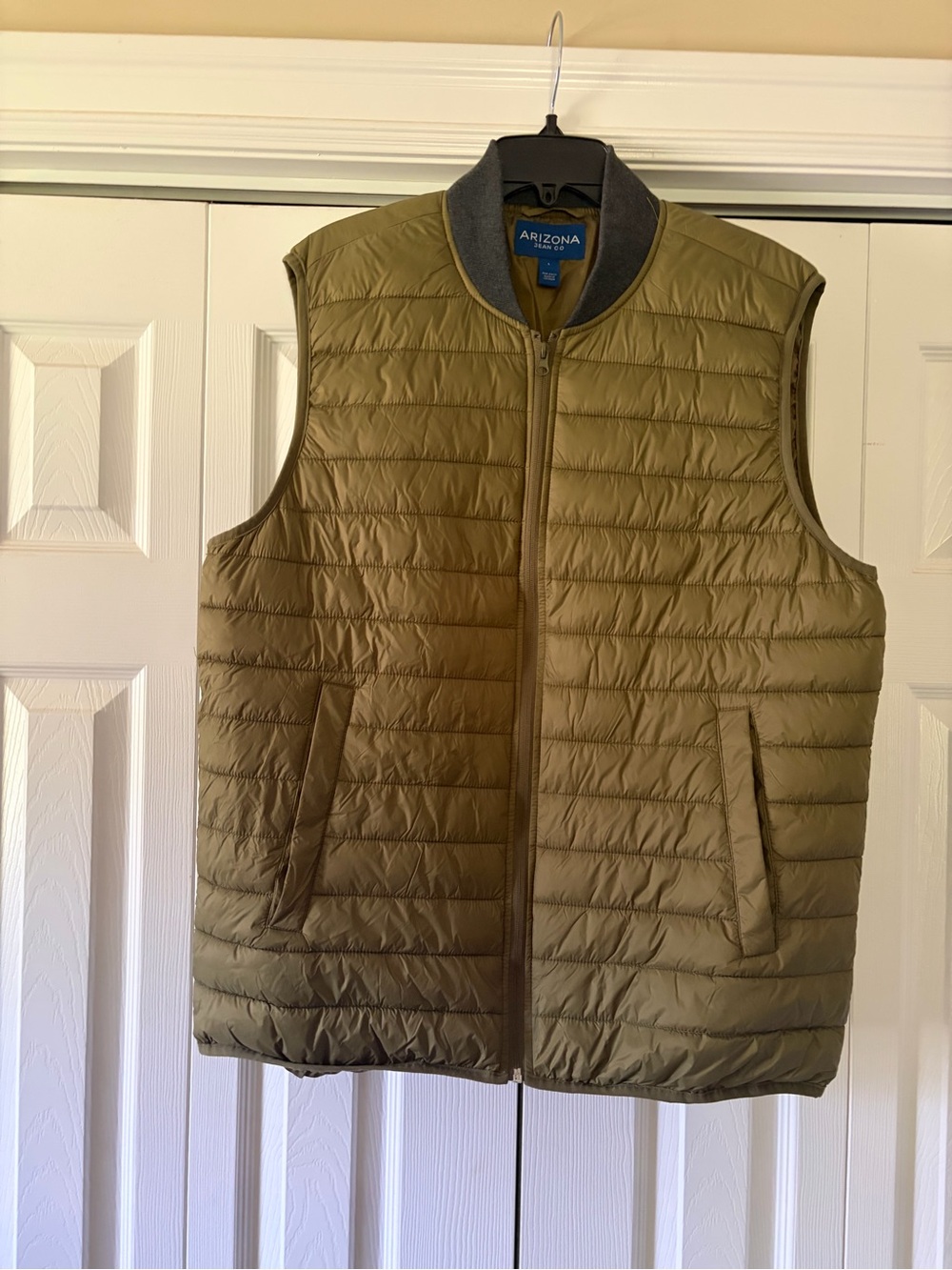 Arizona Jean Company Olive Quilted Puffer Vest for Men L